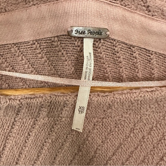 Free People I Can’t Wait Blush Pink Ribbed Oversized Poncho Cropped Sweater XS - Picture 4 of 6
